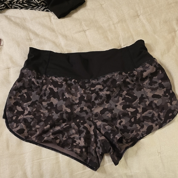 Athleta Women's Camo Athletic Shorts in Black and Gray - Picture 5 of 12